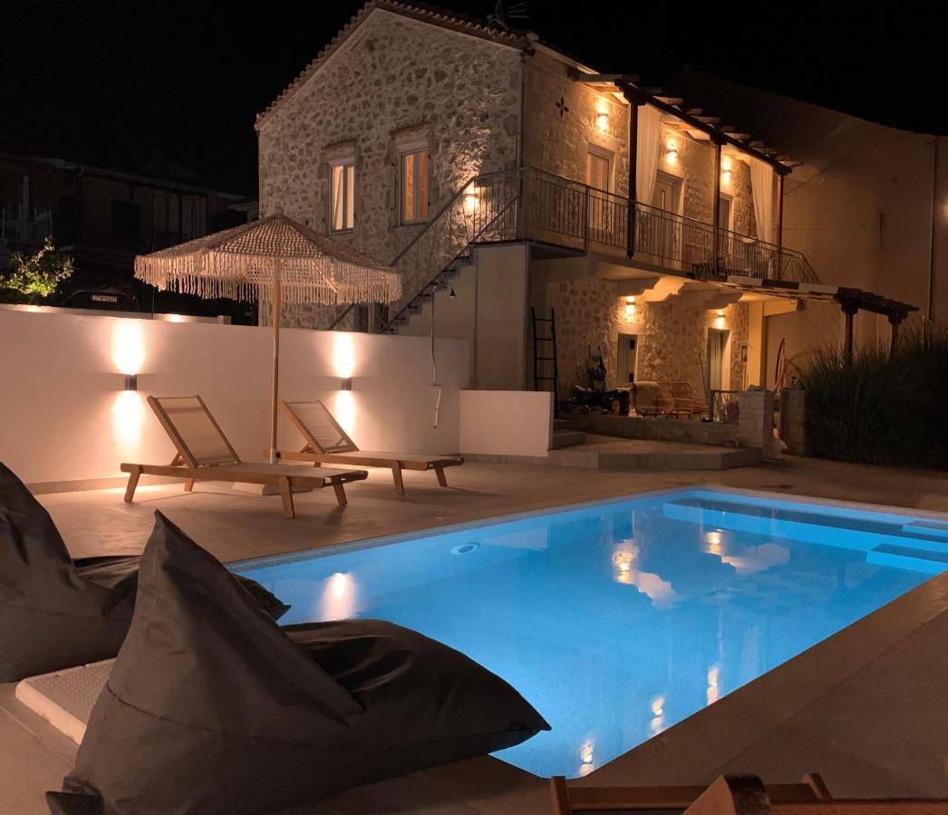 Mangata Suites Homes With Private Pools Spartokhórion Esterno foto